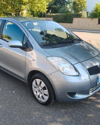 Toyota Yaris 1.0 5 porte SOLAMENTE 119.000 KM