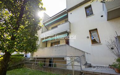 Appartamento con ingresso indipendente, 3/4 locali