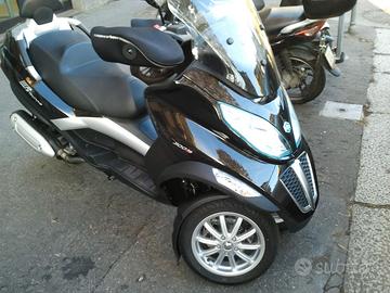 PIAGGIO MP3 300