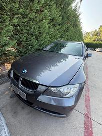 BMW 320D DEL 2011 PER RICAMBI