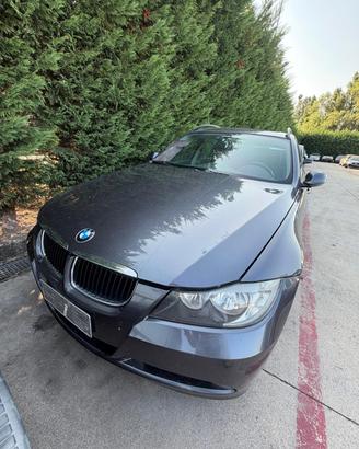 BMW 320D DEL 2011 PER RICAMBI