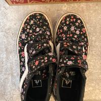 Vans numero 29 e stivaletti numero 30