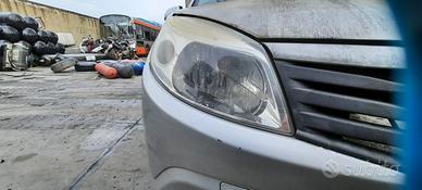 DACIA SANDERO 2009 - FARO ANTERIORE DESTRO