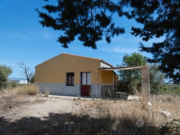 Siracusa, contrada Chiusazza, 4 ettari con casetta