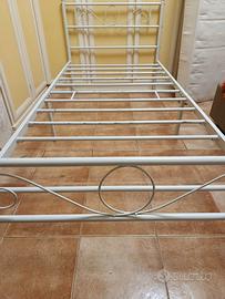 letto singolo in ferro