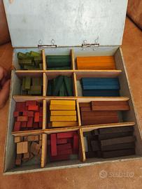 scatola vintage con regoli