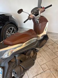 Beverly 350