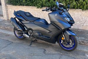 YAMAHA T MAX 560
