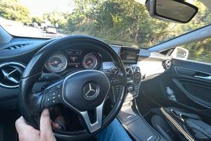Mercedes Benz CLA