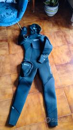 muta subacquea semistagna mares pro Therm donna