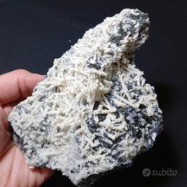 AUG02.01 ARAGONITE, SFALERITE, CALCITE (Russia)