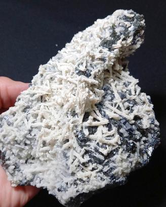 AUG02.01 ARAGONITE, SFALERITE, CALCITE (Russia)