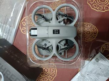 drone giocattolo con camera con controller 