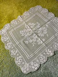 Set di 5 centrini cuciti a mano