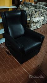 poltrona relax elettrica in ecopelle nera