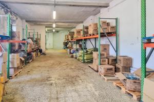 MAGAZZINO A CALCO