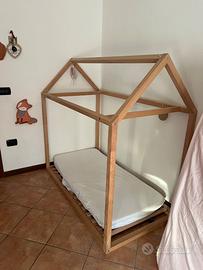 Letto a capanna 70x140+2 materassi+tende e bianche