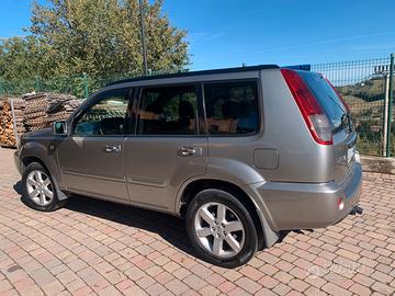 Nissan x trail