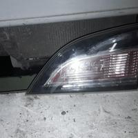 STOP POSTERIORE DESTRO INTEGRATO NEL PORTELLO MAZD