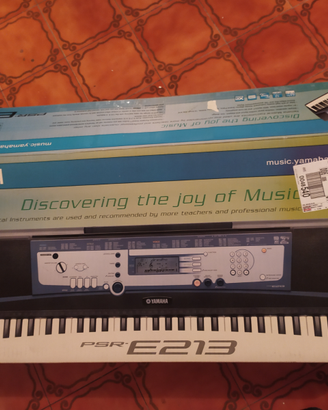 Tastiera Yamaha PSR E 213