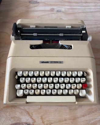 Macchina da scrivere Olivetti Lettera 35