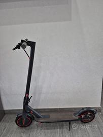 Monopattino Elettrico stile Xiaomi M365(App YouFS)