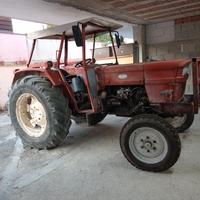 Trattore agricolo