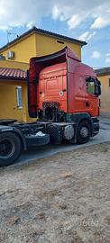 Trattore stradale