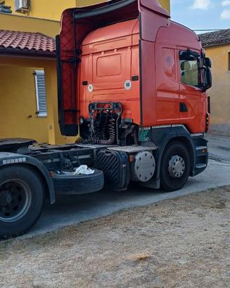 Trattore stradale