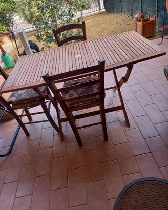 tavolo da esterno in legno e 4 sedie  impagliate