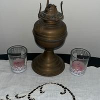 Lampada a petrolio vintage in ottone