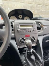 autoradio lancia y