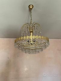 Lampadario con gocce di cristallo