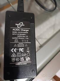 caricatore monopattino elettrico 