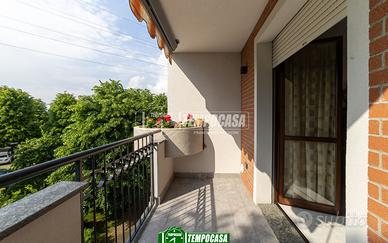 TRILOCALE DOPPI SERVIZI CON BOX E CANTINA A TREZZO