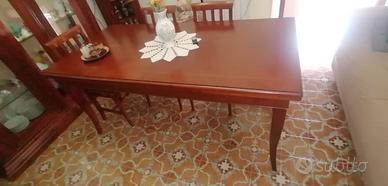 Tavolo in arte povera 