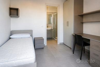 Stanza singola con bagno privato a Borgo Roma