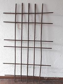 Grata inferriata in ferro battuto