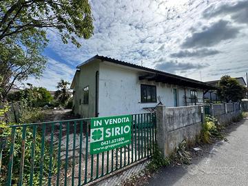 CASA SU PIANO UNCO DA RISTRUTTURARE