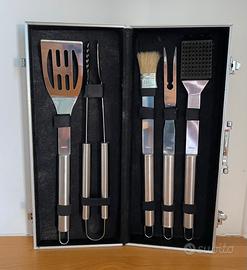 Kit utensili per barbecue