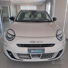 Fiat 600 1.2Hybrid 110 CV DCT MHEV La Prima