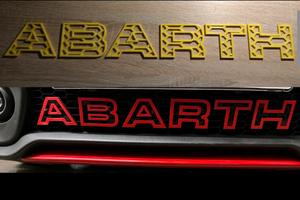 Scritta Griglia Anteriore Abarth 500/595 lettere