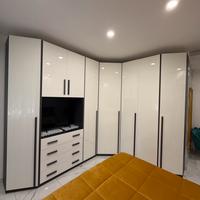 Armadio angolare con comodini