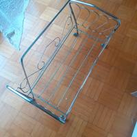 Lettino bambole vintage. 
Molto particolare e graz