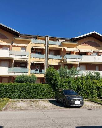 Appartamento di 79 m² con 3 locali e box auto a Pe