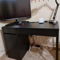 Scrivania da studio + lampada