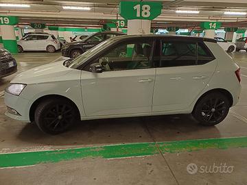 SKODA Fabia 1.0 MPI 75 CV Twin Color bianco  e ner