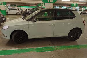 SKODA Fabia 1.0 MPI 75 CV Twin Color bianco  e ner