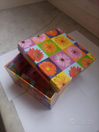 Scatola a fiori quadrata