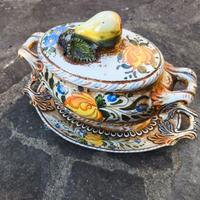 zuppiera ceramica dipinta a mano deruta